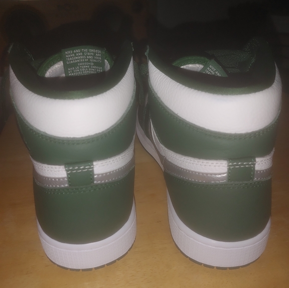 Nike Air Jordan 1 Gorge Green size 9.5m - Picture 3 of 8